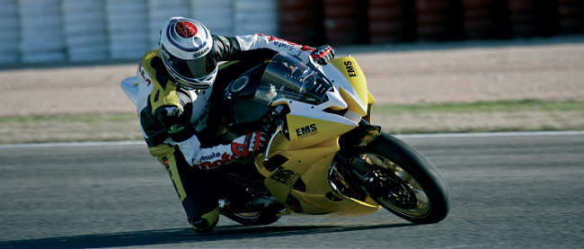 Vuelve la Yamaha Challenge R Metzeler 1 bonilla