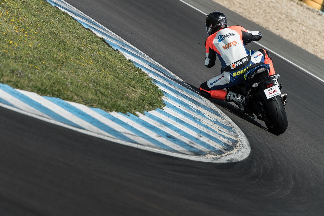 Prueba Bridgestone Battlax S22: el GP de todos los días 1 bridgestone 4