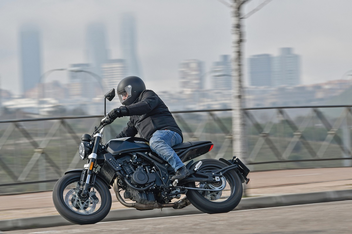 Prueba Brixton Crossfire 500: Misión cumplida 8