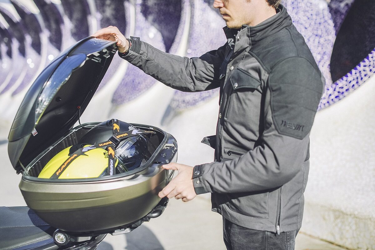 Cómo aumentar la capacidad de carga de tu scooter o moto 1 cargaenmoto