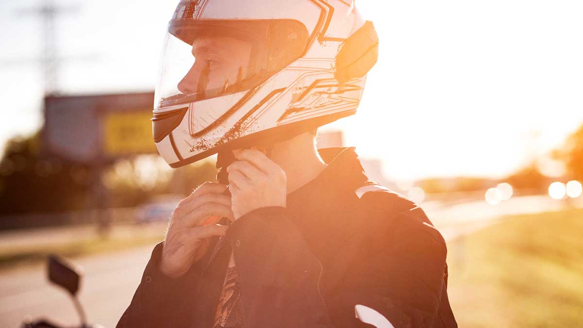 Claves para disfrutar de la moto sin pasar (demasiado) calor 1 casco 5