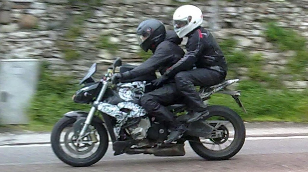Cazada la BMW S1000RR en versión naked 1 cazada