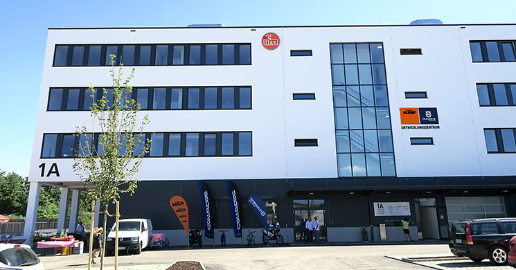 KTM abre su nueva planta de I+D en Alemania 1 centro ktm alemania