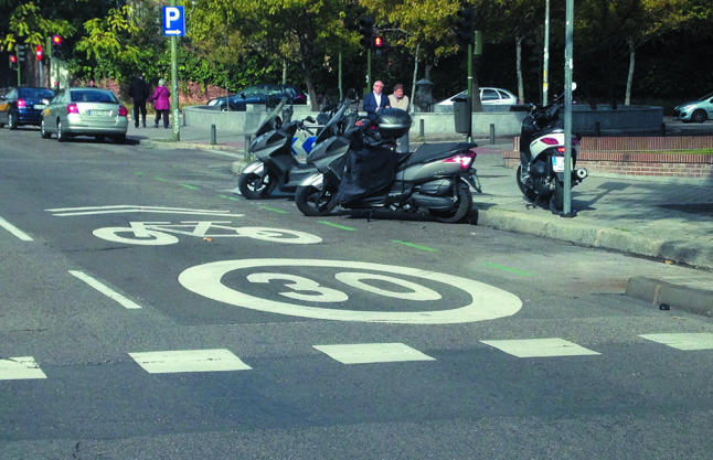Campaña contra la pintura deslizante en carreteras 1 ciclocarriles2
