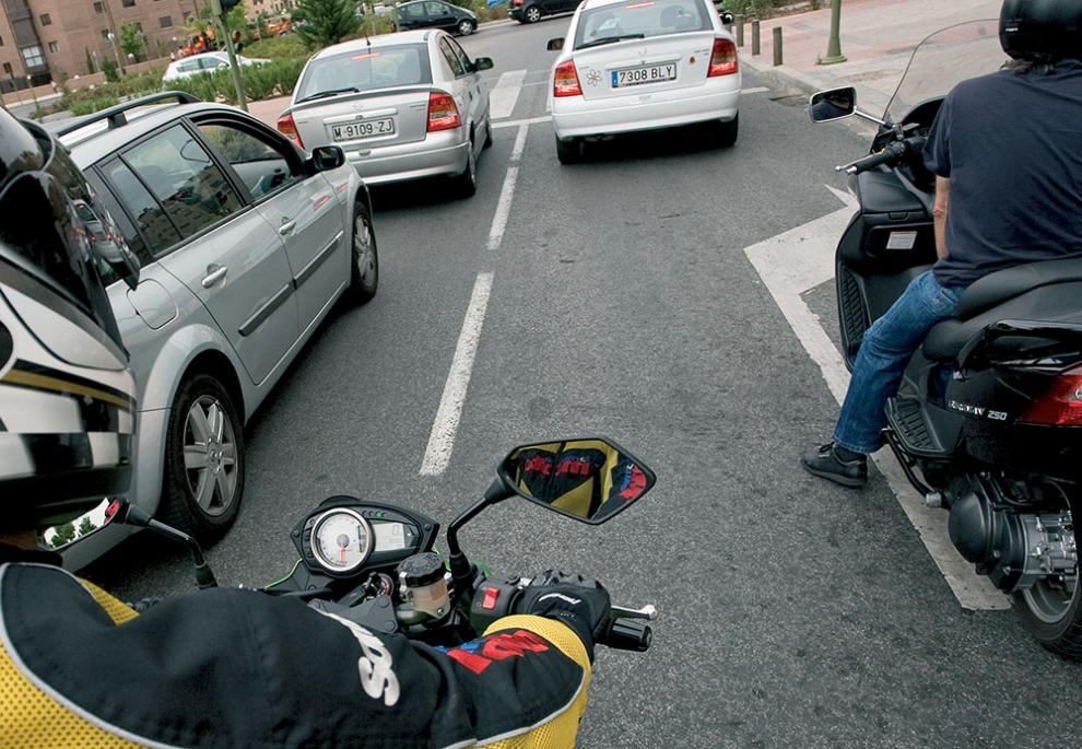 Consejos para no tener un accidente por colisión lateral con tu moto 8 consejosevitargolpeslateralesmoto 1