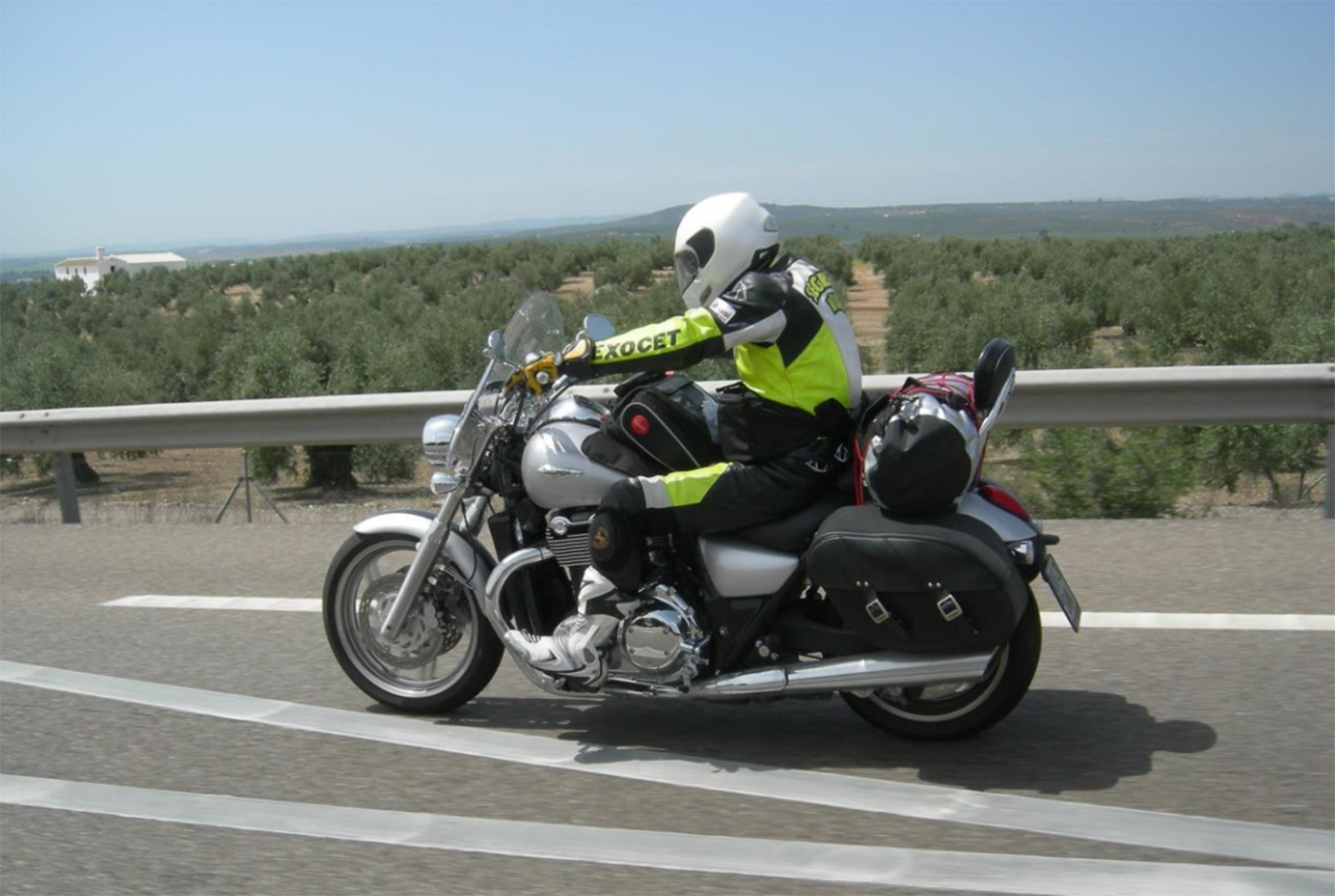 Cuerdas elásticas: ¿es una buena opción para llevar el equipaje en tu moto? 5 cuerdasequipajemoto1