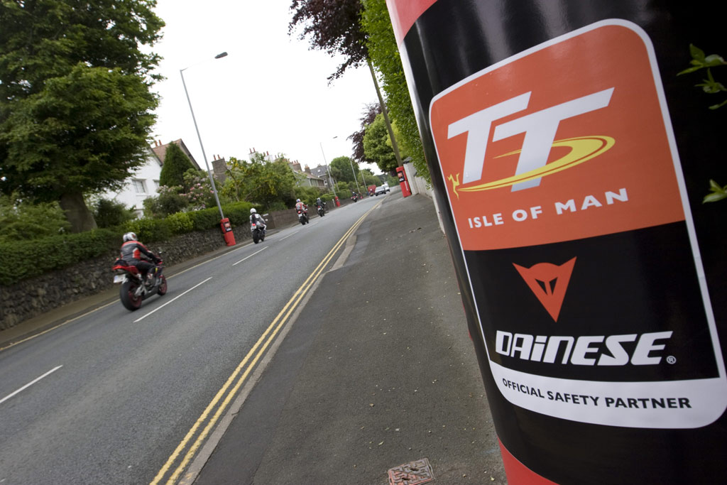 Lorenzo y Nieto huéspedes de honor en el TT 2010 1 dainese3