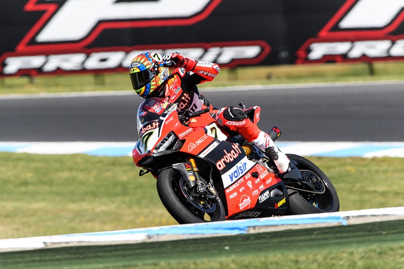 WSBK Imola: Davies se lleva una manga marcada por la grave caída de Laverty 5 daviesvictoriaimola