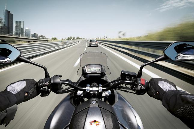 La moto como alternativa a los atascos, contaminación y accidentes de los coches 5 dgt 5
