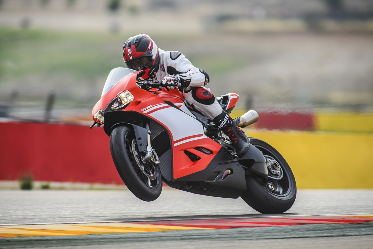 Motos con tecnologías únicas (I) 5 ducati1299superleggera 1