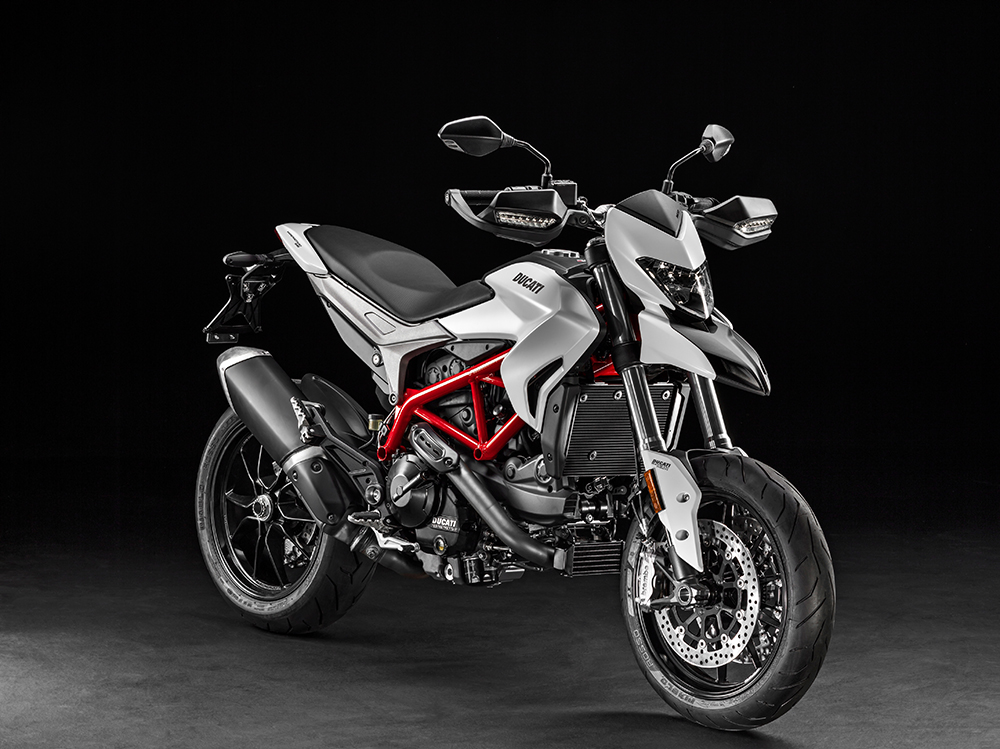 Ducati Hypermotard 939 y 939 S 1 ducatihypermotard9392016