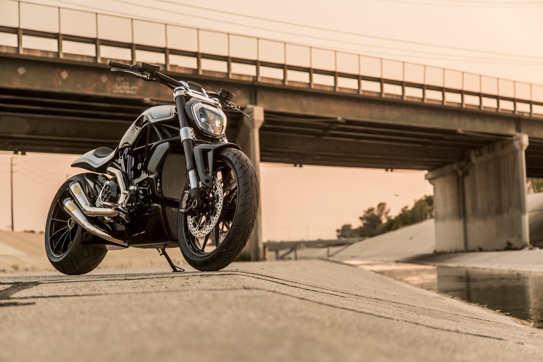 Ducati XDiavel se presenta con el diseño de Roland Sands 5