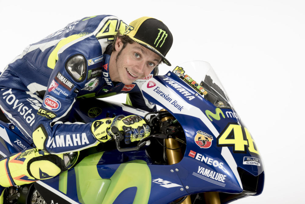 Rossi sigue en sus 13 con la conjura española: "He sido el chivo expiatorio de Márquez" 1 equipo movistar yamaha motogp 2016 45g