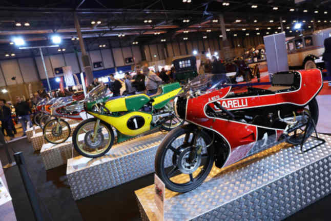 Gran éxito del Salón Retromóvil 5 expo fundacion angel nieto