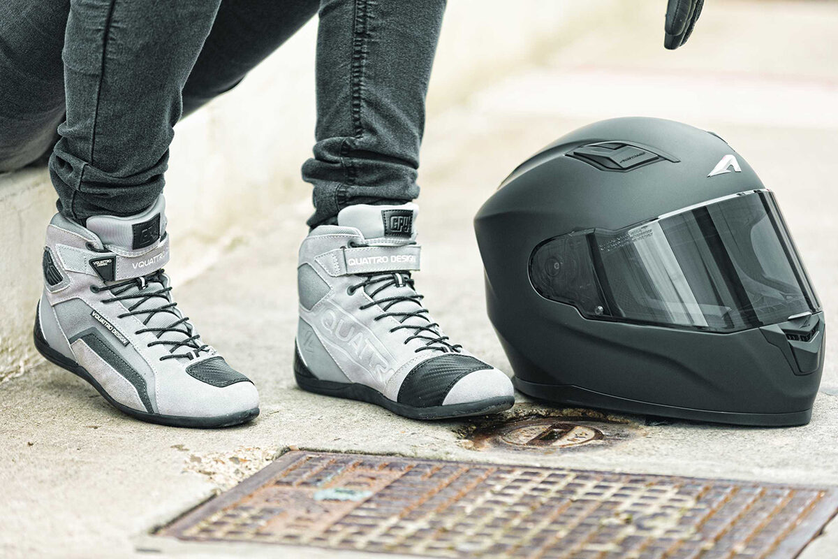 Vquattro presenta sus nuevas botas GP4-19 para el motorista 1 fn4a1121