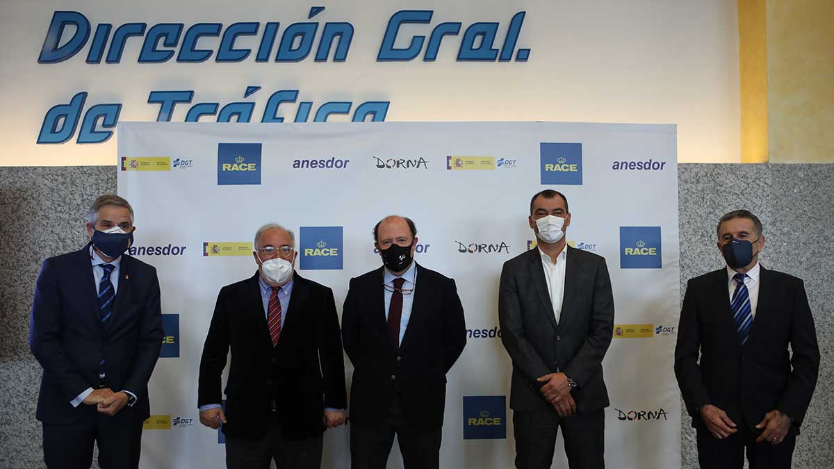 El RACE y ANESDOR presentan la nueva campaña #PonteUnAirbag 1 foto 1 rueda de prensa