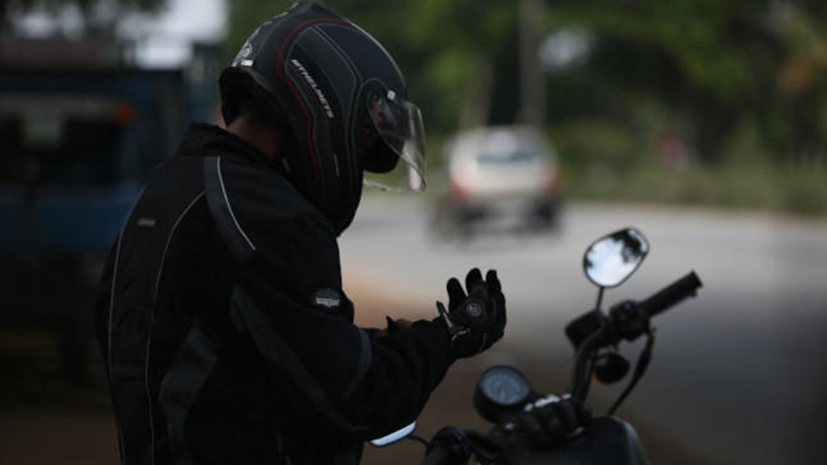 El estado de la carretera, la principal causa de accidentes de moto 1 foto motorista midas 1