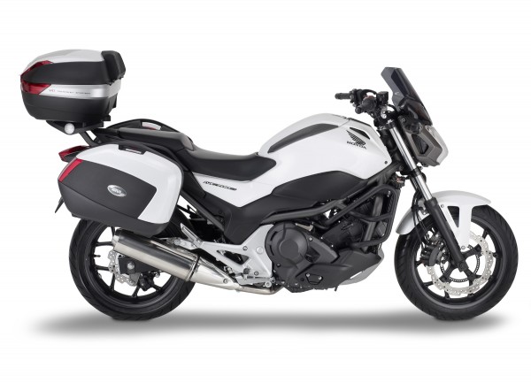 La Honda NC700S más funcional con GIVI 1 givi 2