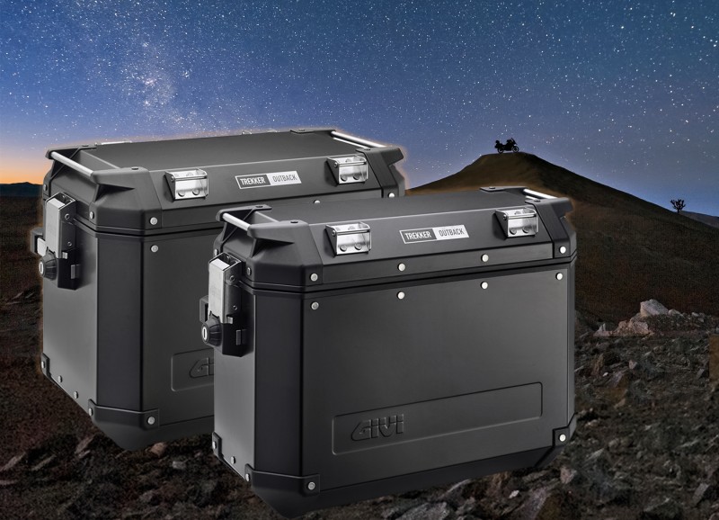 La elegancia de la noche: Trekker Outback black line 1 givi1