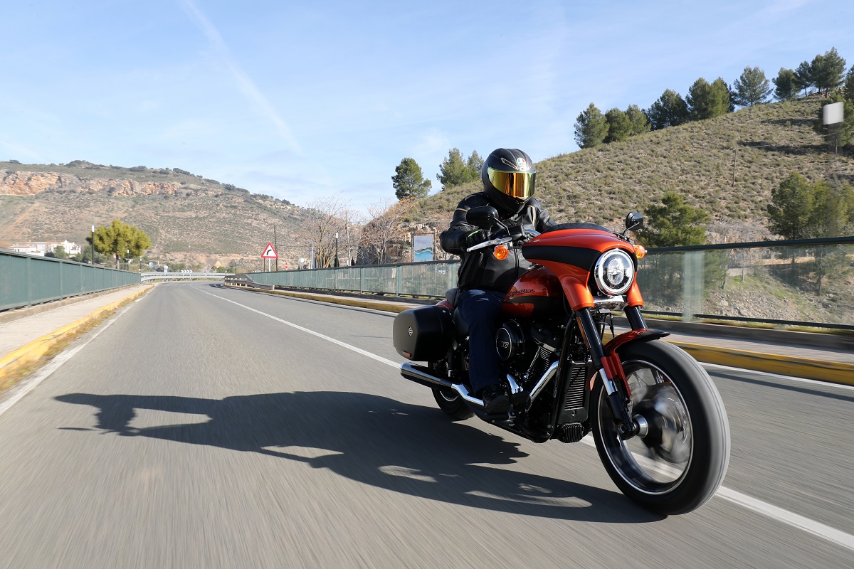 Prueba Harley-Davidson Sport Glide: Sport-turismo en clave H-D