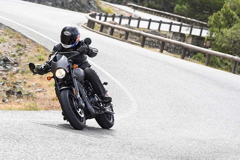 Prueba Harley-Davidson Street Rod 750: la Monster de Milwaukee