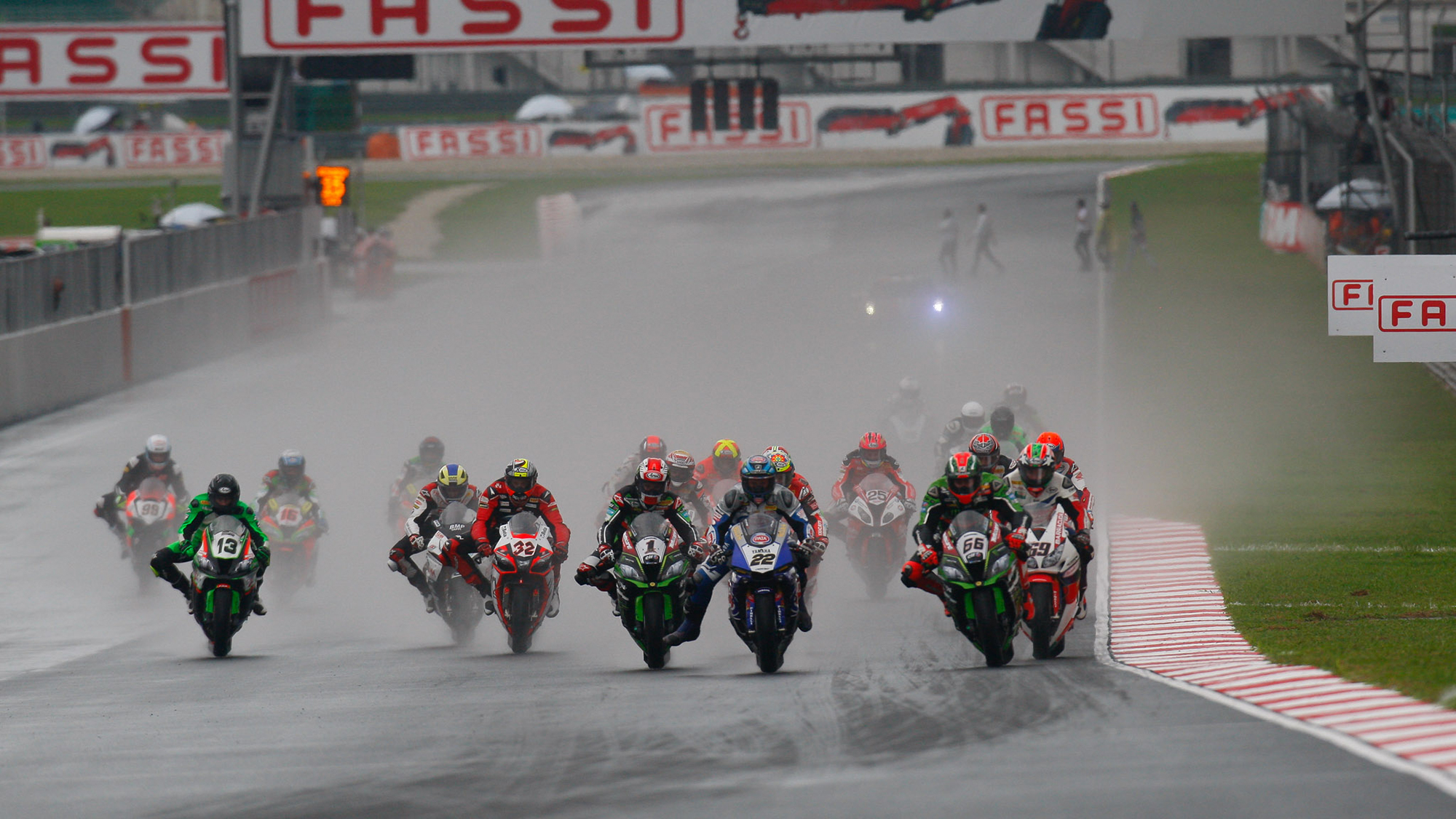 Hayden se hace con la 2ª manga en Sepang y logra su primera victoria en el WSBK 4 haydensepangvictoria