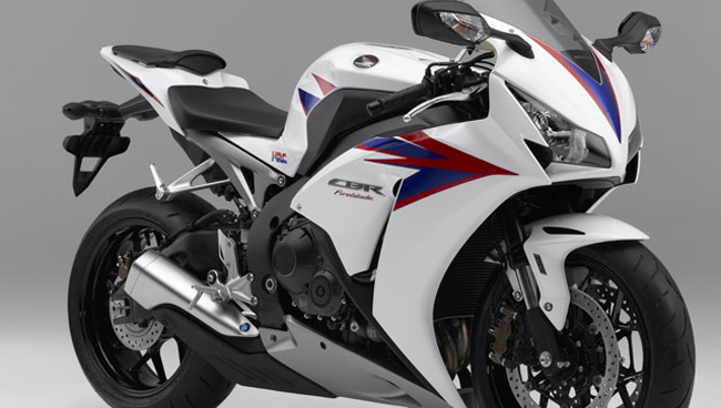 Honda presenta la CBR 1000 RR 2012 1 honda cbr 1000 rr fireblade 2012 260911 3