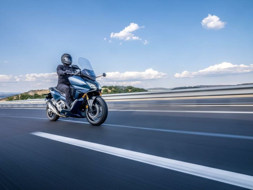 Los 10 scooters más potentes que podrás comprar hasta diciembre 1 honda forza 8g