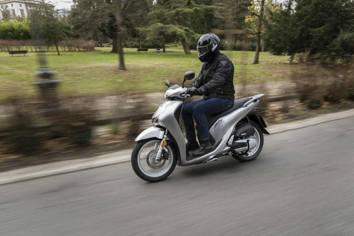 Los scooter 125 con mejor relación calidad precio 1 honda scoopy 2017 prueba florencia 23g