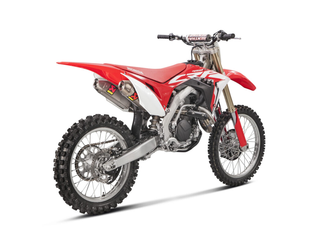 Akrapovic nos presenta sus escapes para la Honda CRF450R 2017 1 hondacrf450rakrapovic