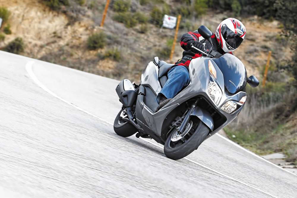 Honda NSS 300 Forza: Prueba a fondo