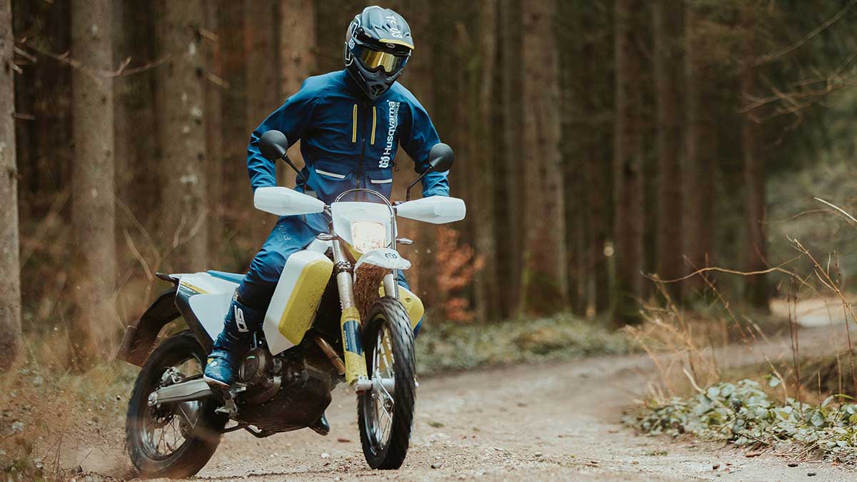 Husqvarna 701 Enduro LR 2020: para endureros de larga distancia