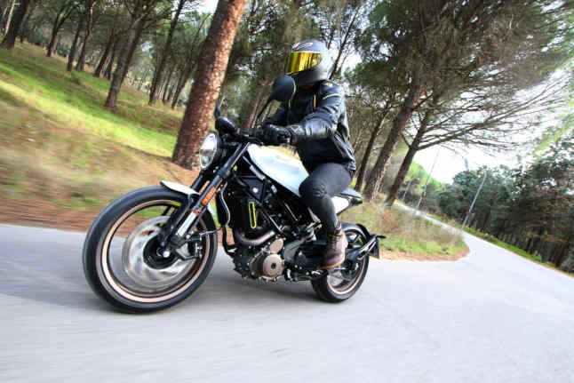 Consejos para un pilotaje más seguro 3 husqvarna vitpilen 2g