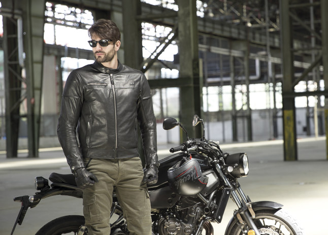 Chaqueta Black Café de Hevik: elegante y polivalente 1 hvkblackcafe00