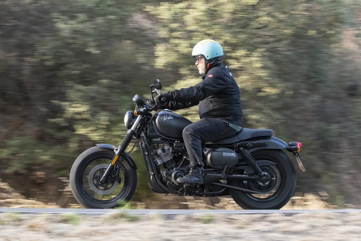 Prueba Hyosung Bobber GV 300 S: más que custom 1 hysoungaquilabobbergv300s