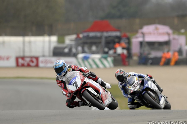 Carlos Checa se impone en el circuito de Donington 1 img 1301212962 321 lg