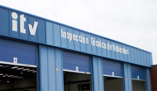 La DGT pone en marcha 'su caza' a los que circulan sin la ITV en regla 1 itv1