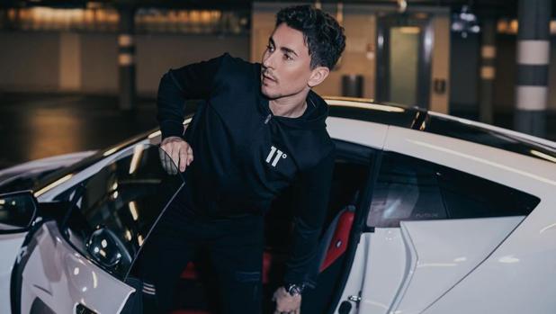 Jorge Lorenzo se compra un exclusivo superdeportivo valorado en 2,3 millones de euros 7 jorgelorenzopaganihuayraroadster