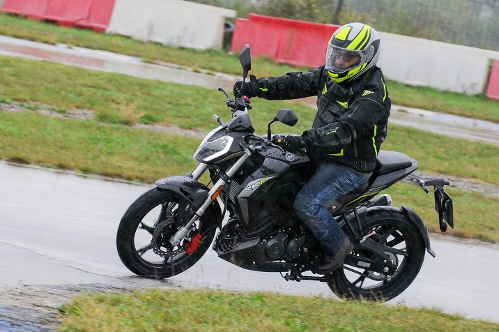 Prueba Keeway RKF / Benelli BN 125: 125 de la A a la Z 1 keewayrkf125 1