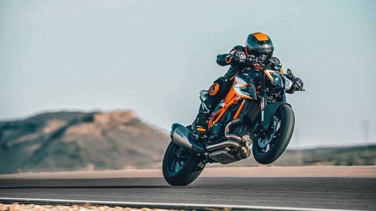 ktm 1290 super duke rr action