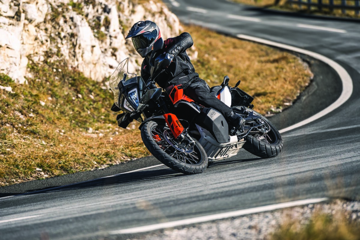 ktm 790 adventureaction 1