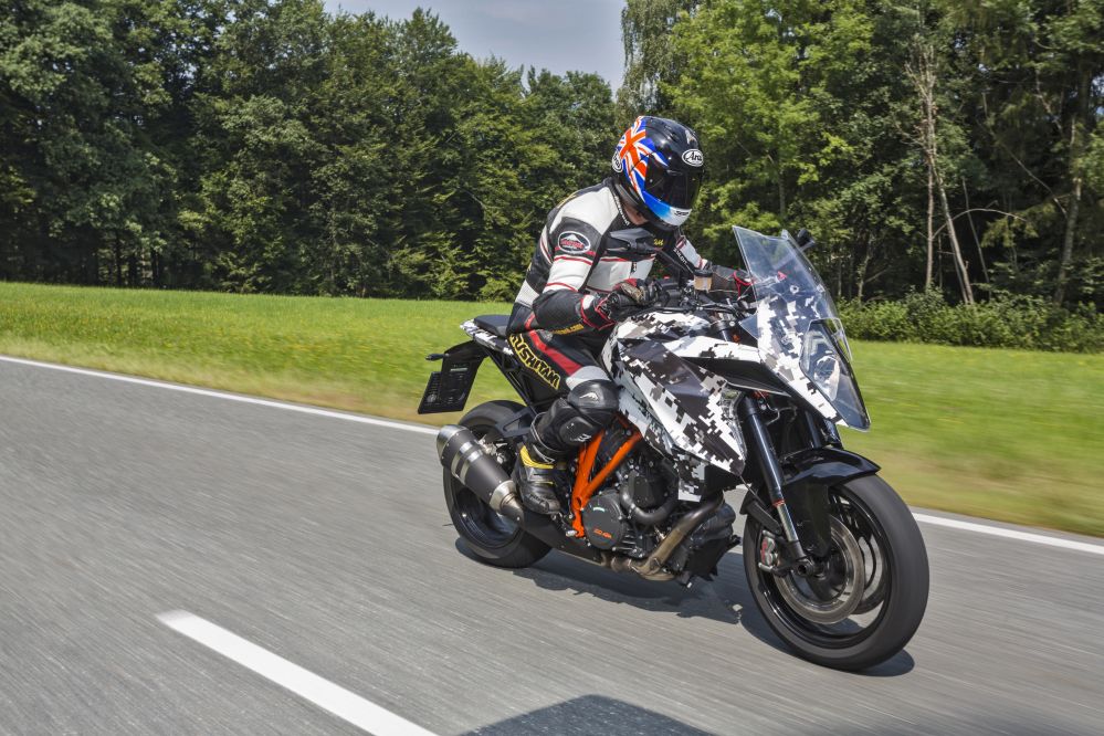 Prueba KTM 1290 SUPER DUKE GT 2016 1 ktm005 1