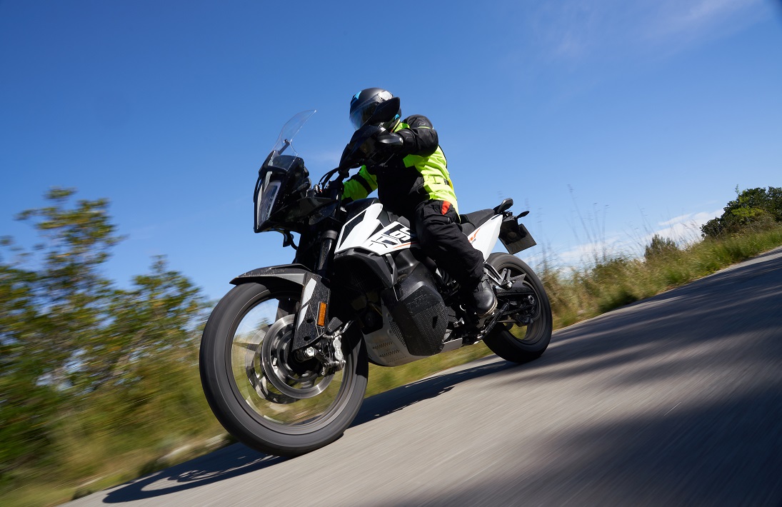790 Adventure, estrella KTM trail para el carné A2 1 ktm790adventure 1