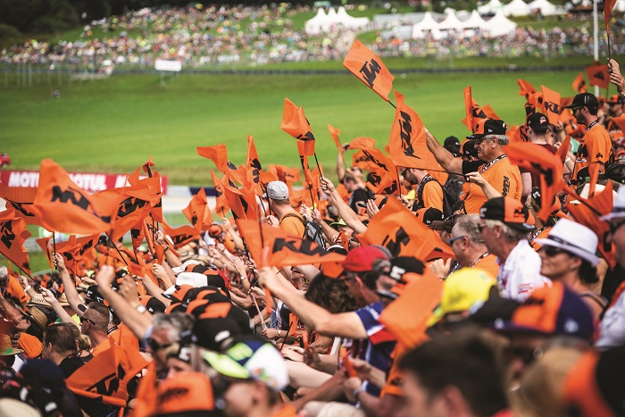 KTM Fan Tribune Montmeló: compra tu entrada y llévate de regalo el KTM Fan Package 1 ktmmotogp