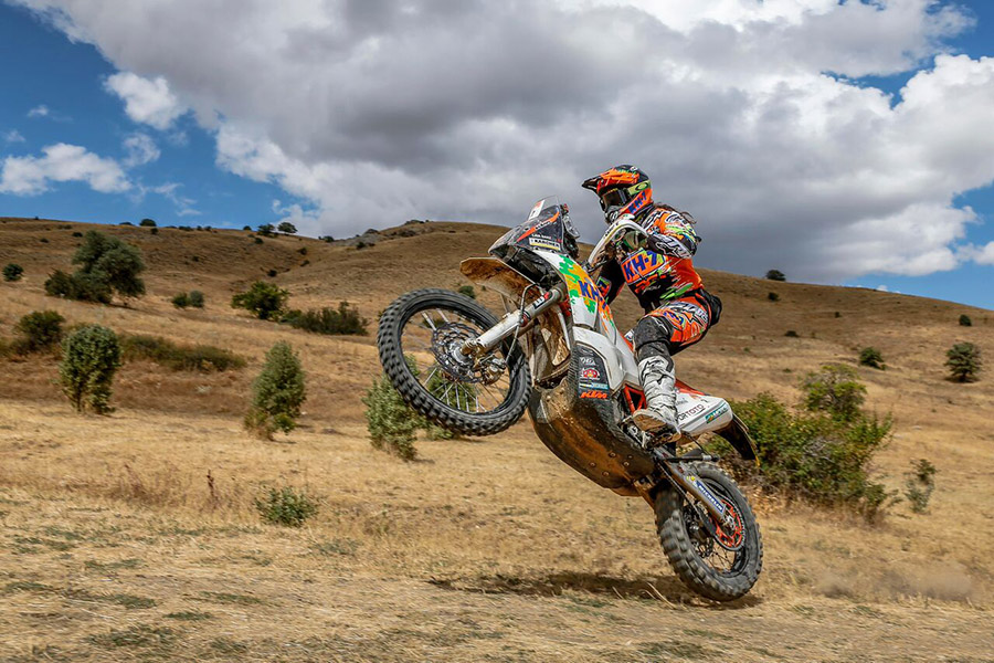 Laia Sanz cautelosa: Objetivo Top 15 en el Dakar 2016