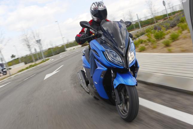 El Economista premia al KYMCO K-XCT como Mejor Moto 2013 1 kymcok xct 1