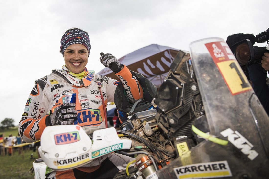 Laia Sanz renueva su contrato con KTM hasta el año 2020