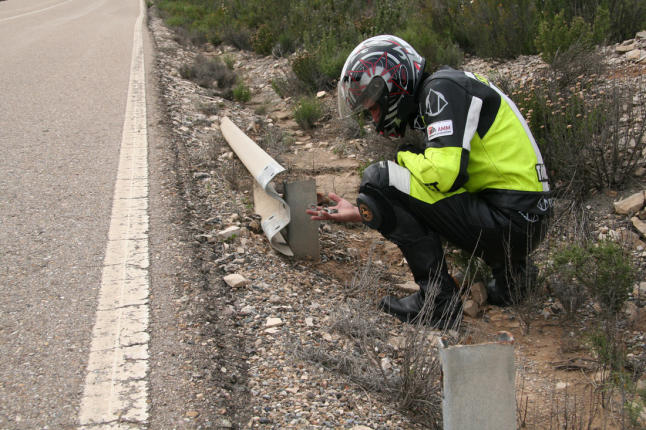 Los motoristas, grandes afectados de la escasa inversión en la conservación de carreteras 5 malestadocarreterasespanolas