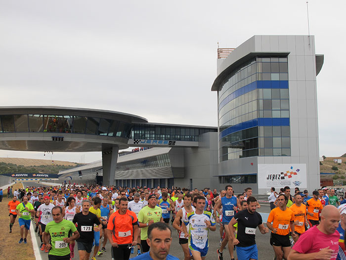 El Circuito de Jerez acoge el IV Maraton solidario de atletismo y el GP Handbike Skoda Grazalema 1 marat5