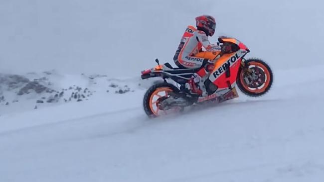 VÍDEO: Marc Márquez se atreve a meter su Honda RC213V en la nieve 1 marcmarqueznieve